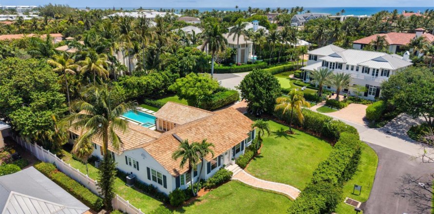 House in Delray Beach, Florida 4 bedrooms, 288 sq.m. № 2170088