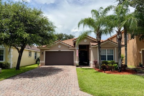 House in Stuart, Florida 3 bedrooms, 203.36 sq.m. № 2265603