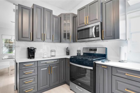 Villa ou maison à vendre à Miami, Floride: 3 chambres, 204.57 m2 № 2191297 - photo 12