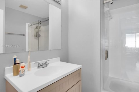 Villa ou maison à vendre à Miami, Floride: 3 chambres, 204.57 m2 № 2191297 - photo 30