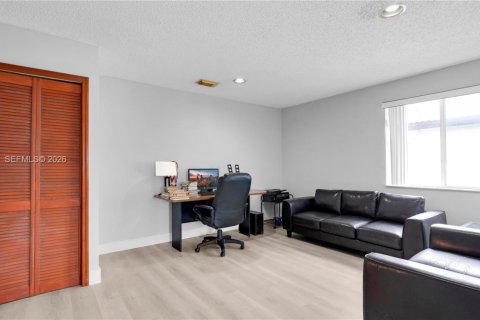 Villa ou maison à vendre à Miami, Floride: 3 chambres, 204.57 m2 № 2191297 - photo 28