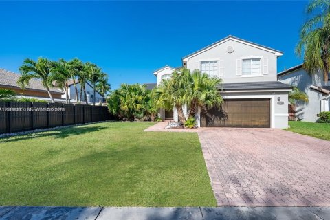 Villa ou maison à vendre à Miami, Floride: 3 chambres, 204.57 m2 № 2191297 - photo 2