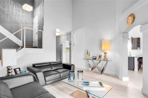 Villa ou maison à vendre à Miami, Floride: 3 chambres, 204.57 m2 № 2191297 - photo 7