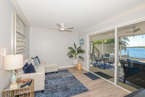 Villa ou maison à louer à Stuart, Floride: 2 chambres, 92.9 m2 № 2275385 - photo 12