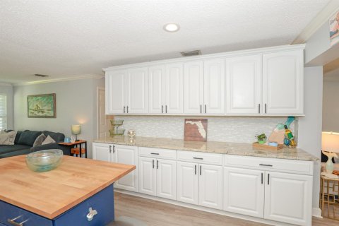 Villa ou maison à louer à Stuart, Floride: 2 chambres, 92.9 m2 № 2275385 - photo 10