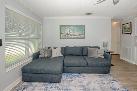 Villa ou maison à louer à Stuart, Floride: 2 chambres, 92.9 m2 № 2275385 - photo 4