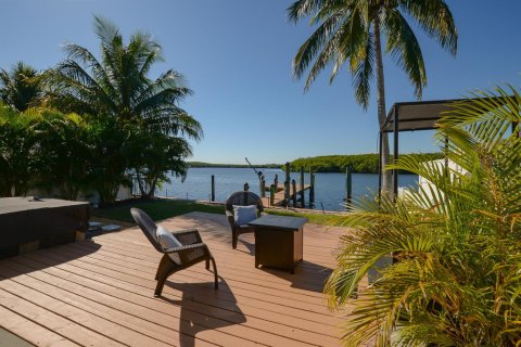 Villa ou maison à louer à Stuart, Floride: 2 chambres, 92.9 m2 № 2275385 - photo 28