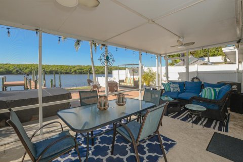 Villa ou maison à louer à Stuart, Floride: 2 chambres, 92.9 m2 № 2275385 - photo 24