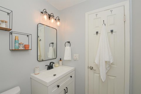 Villa ou maison à louer à Stuart, Floride: 2 chambres, 92.9 m2 № 2275385 - photo 23