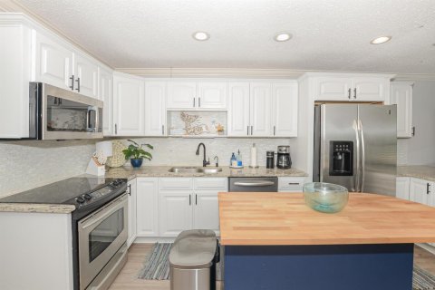 Villa ou maison à louer à Stuart, Floride: 2 chambres, 92.9 m2 № 2275385 - photo 9