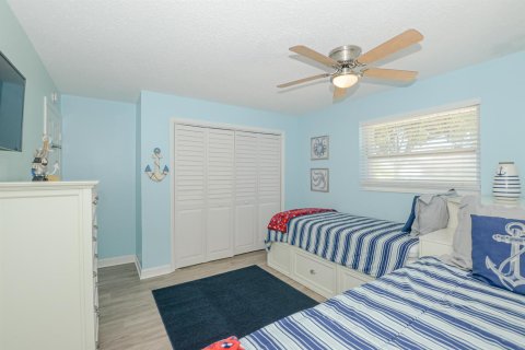 Villa ou maison à louer à Stuart, Floride: 2 chambres, 92.9 m2 № 2275385 - photo 17