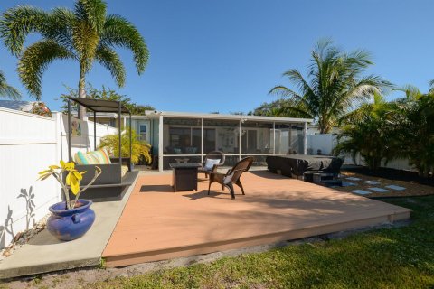 Villa ou maison à louer à Stuart, Floride: 2 chambres, 92.9 m2 № 2275385 - photo 30