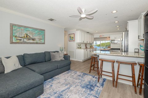 Villa ou maison à louer à Stuart, Floride: 2 chambres, 92.9 m2 № 2275385 - photo 5