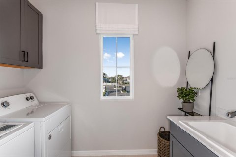 Casa en venta en Zephyrhills, Florida, 5 dormitorios, 242.85 m2 № 1597625 - foto 21