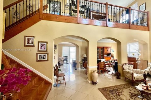 Villa ou maison à vendre à Miami, Floride: 4 chambres, 275.36 m2 № 1976713 - photo 2
