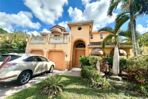 Villa ou maison à vendre à Miami, Floride: 4 chambres, 275.36 m2 № 1976713 - photo 1