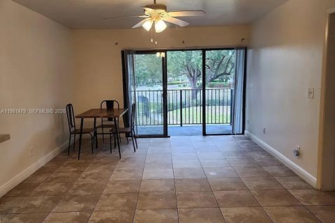 Купить кондоминиум в Корал-Спрингс, Флорида 2 спальни, 91.6м2, № 2043373 - фото 2