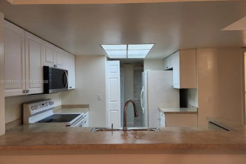 Купить кондоминиум в Корал-Спрингс, Флорида 2 спальни, 91.6м2, № 2043373 - фото 4