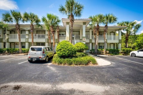 Condo in Palm Coast, Florida, 2 bedrooms  № 772271 - photo 1