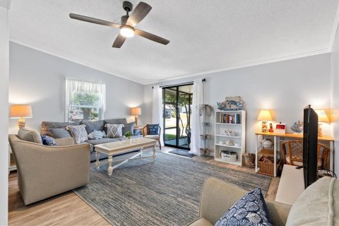 Снять в аренду квартиру в Те-Виллиджис, Флорида 5 комнат, 77.29м2, № 1169635 - фото 7