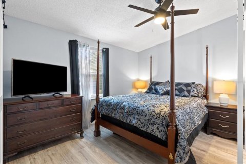 Снять в аренду квартиру в Те-Виллиджис, Флорида 5 комнат, 77.29м2, № 1169635 - фото 11