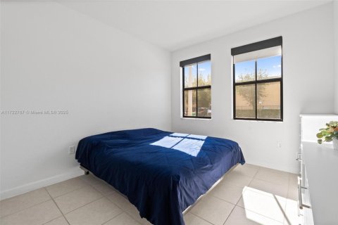 Townhouse in Homestead, Florida 4 bedrooms, 186.27 sq.m. № 1860158 - photo 26