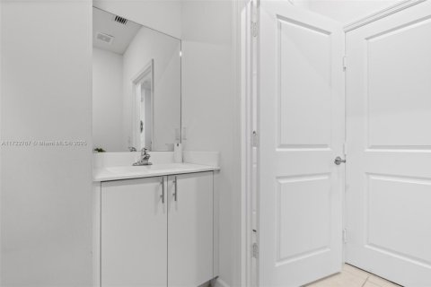 Townhouse in Homestead, Florida 4 bedrooms, 186.27 sq.m. № 1860158 - photo 29