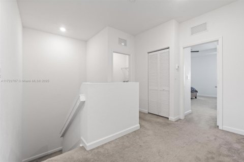 Townhouse in Homestead, Florida 4 bedrooms, 186.27 sq.m. № 1860158 - photo 30
