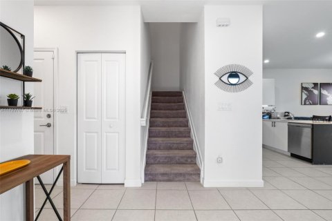 Townhouse in Homestead, Florida 4 bedrooms, 186.27 sq.m. № 1860158 - photo 16