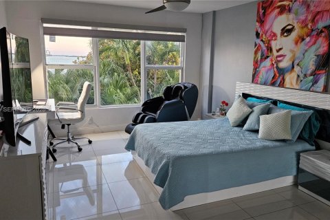 Condominio en venta en Miami, Florida, 2 dormitorios, 128.48 m2 № 2057945 - foto 9