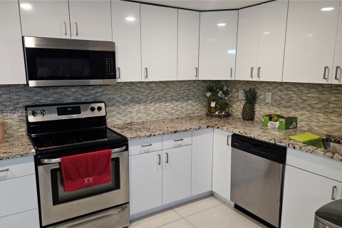 Condominio en venta en Miami, Florida, 2 dormitorios, 128.48 m2 № 2057945 - foto 3