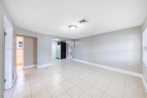 House in Hollywood, Florida 3 bedrooms № 1782095 - photo 27