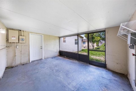 House in Hollywood, Florida 3 bedrooms № 1782095 - photo 30