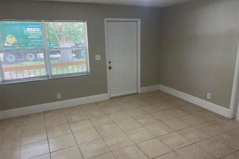 House in Hollywood, Florida 3 bedrooms № 1782095 - photo 4