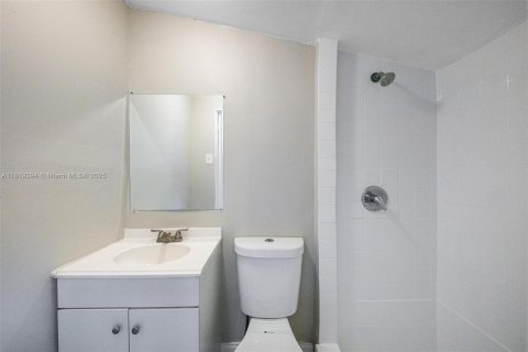 House in Hollywood, Florida 3 bedrooms № 1782095 - photo 20