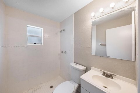 House in Hollywood, Florida 3 bedrooms № 1782095 - photo 13