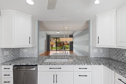 Condominio en alquiler en Sarasota, Florida, 3 dormitorios, 131.55 m2 № 1787939 - foto 17