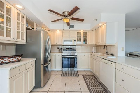Copropriété à louer à Saint Petersburg, Floride: 2 chambres, 106.84 m2 № 2407084 - photo 8