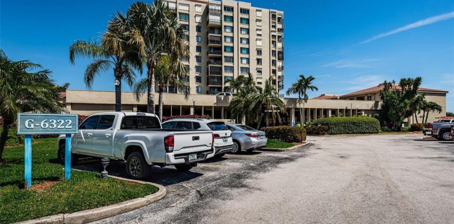 Condo à Saint Petersburg, Floride, 2 chambres  № 2407084