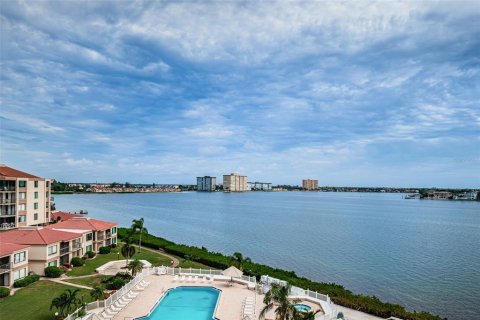 Copropriété à louer à Saint Petersburg, Floride: 2 chambres, 106.84 m2 № 2407084 - photo 2