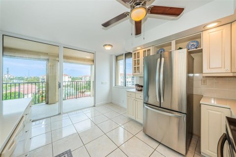 Copropriété à louer à Saint Petersburg, Floride: 2 chambres, 106.84 m2 № 2407084 - photo 9