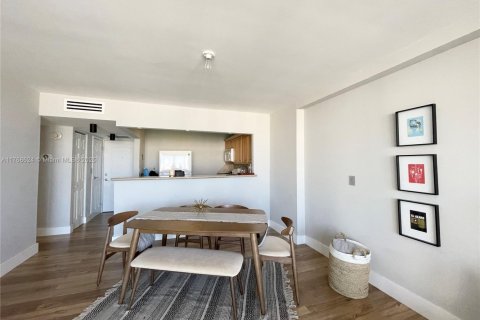 Appartement à louer à Sunny Isles Beach, Floride: 1 chambre, 92.07 m2 № 1861070 - photo 2