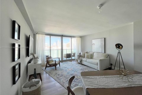 Appartement à louer à Sunny Isles Beach, Floride: 1 chambre, 92.07 m2 № 1861070 - photo 3