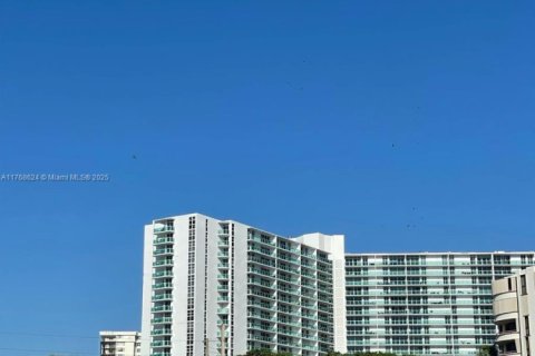 Appartement à louer à Sunny Isles Beach, Floride: 1 chambre, 92.07 m2 № 1861070 - photo 12