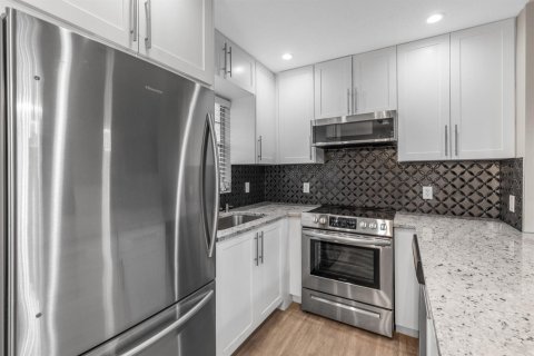 Condominio en venta en Deerfield Beach, Florida, 2 dormitorios, 76.18 m2 № 2084779 - foto 7