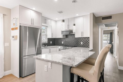 Condominio en venta en Deerfield Beach, Florida, 2 dormitorios, 76.18 m2 № 2084779 - foto 5