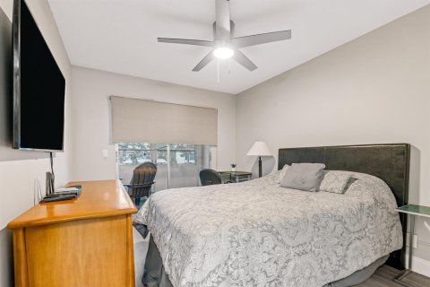 Condominio en venta en Deerfield Beach, Florida, 2 dormitorios, 76.18 m2 № 2084779 - foto 14