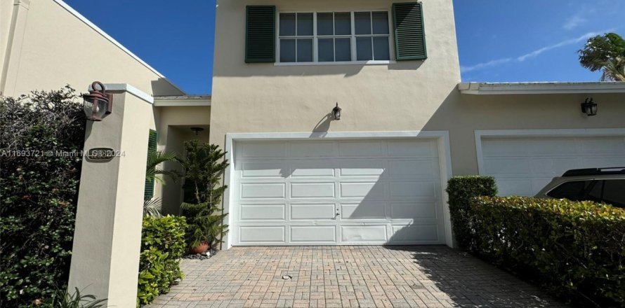 Adosado en Boca Raton, Florida 4 dormitorios, 194.07 m2 № 1867207