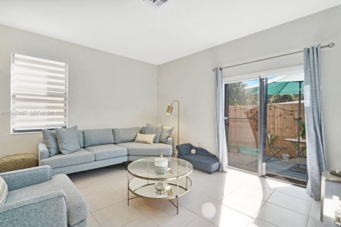 Купить таунхаус в Форт-Лодердейл, Флорида 4 спальни, 178.47м2, № 2005303 - фото 8