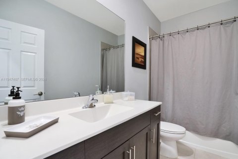 Купить таунхаус в Форт-Лодердейл, Флорида 4 спальни, 178.47м2, № 2005303 - фото 13